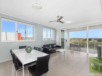 27 / 2-4 Kingsway Place, Townsville City