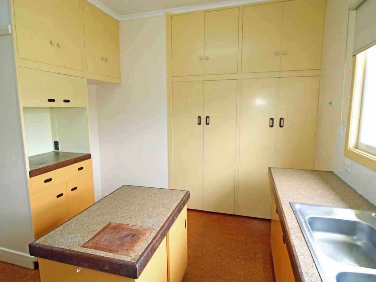 5 Solar Crescent, Atherton