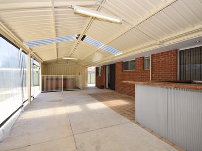 37 Clovertree Street, Maddington