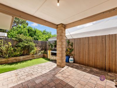 2 / 32 Barnsley Street, Queens Park