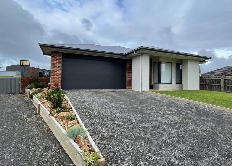 12 Connemara Court, Portland