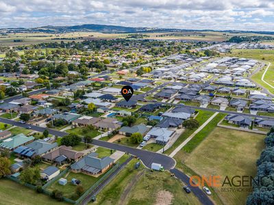 14 Maxwell Drive, Eglinton