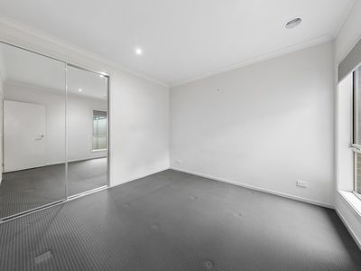 3 / 2 Lily Street, Braybrook