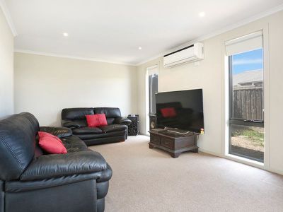 1 / 409 Hogans Road, Tarneit