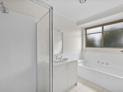 8 Kennedy Court, Seymour