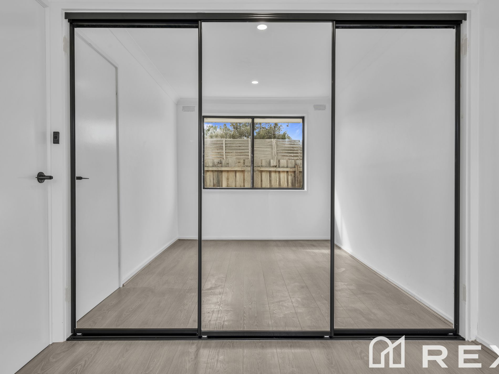2 / 16-18 Heywood Crescent, Cranbourne North