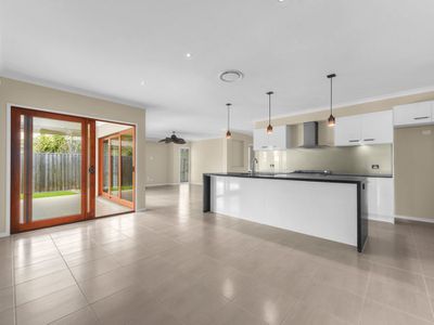 12 Foxwood Circuit, Wakerley
