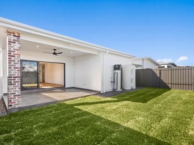 21 Hatter Circuit, Calderwood