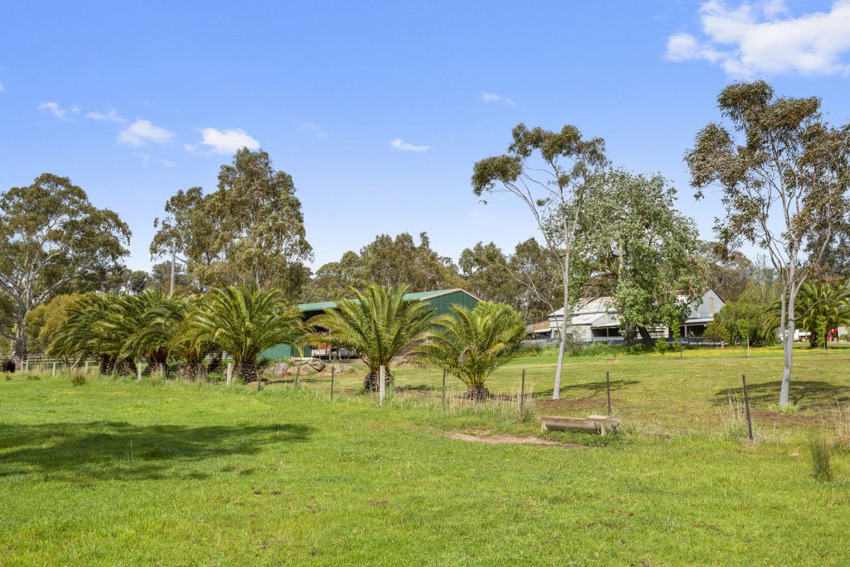 405 Oak Valley Road, Avenel