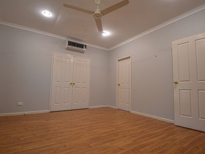 2 Cockatoo Court, South Hedland