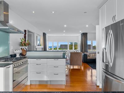 15 Seaview Road, Castor Bay