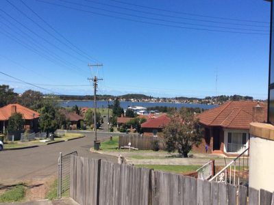 28 Moore Place, Warrawong