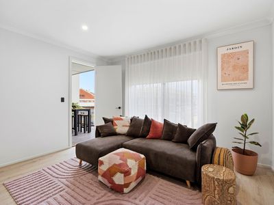 2 John Mckinna Circuit, Taperoo