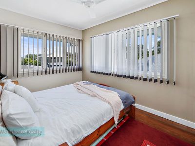 2 Wollemi Cl, Woodgate