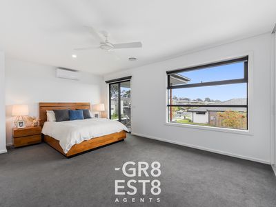 43 AQUATIC DRIVE, Cranbourne West