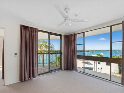 15 / 8 Paradise Parade, Paradise Point