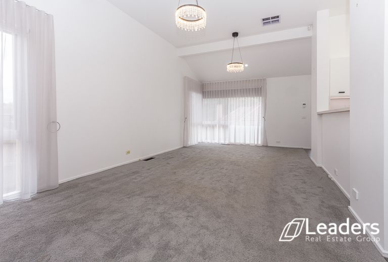 2 / 389 High Street Road, Mount Waverley