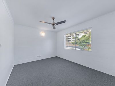 9 / 11 Island Close, Cannonvale