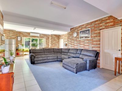 2 Camphorwood Close, Jerrabomberra