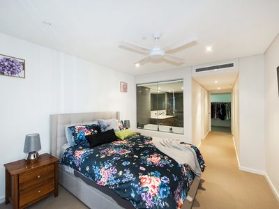 701 / 96 Bow River Crescent, Burswood