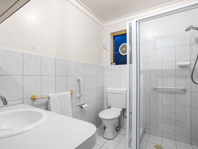 8 Rossiter Way, Winthrop
