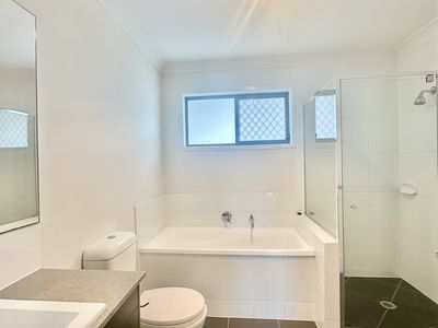2 / 300 Redbank Plains Road, Bellbird Park