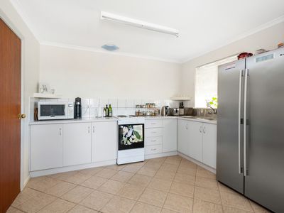 2 / 1 Nickel Lane, Hannans