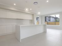 37 Prahan Crescent, Parkinson