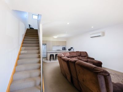 18 ELMWOOD CIRCUIT , Wodonga