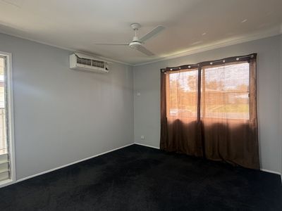 29 Bradman Street, Moranbah