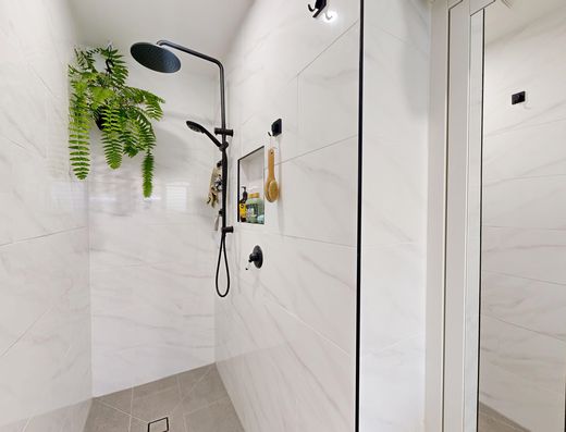 The Complete Package - Renovated, Pool & Caravan Parking image 10