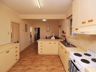 109 Symonds Street, Golden Square