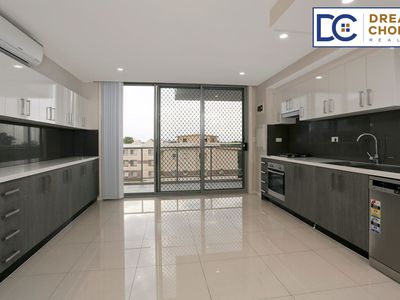 301 / 12 Fourth Avenue, Blacktown