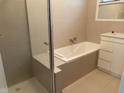 2 / 15 Greaves Street, Werribee