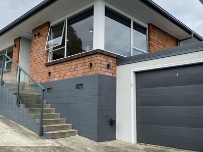 2 / 97 Moore Street, Hillcrest