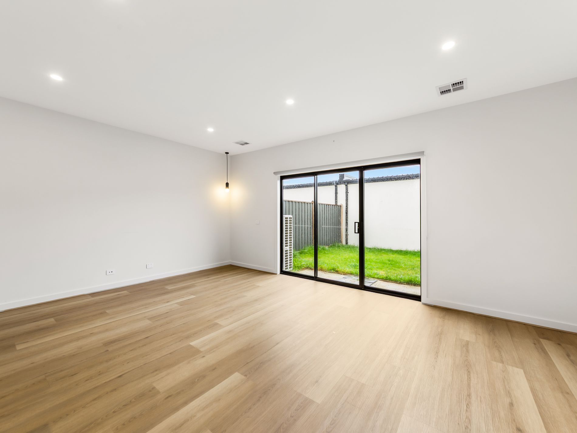 50 Verbena Boulevard, Clyde, Clyde - Thumbnail 5