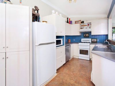 12 The Esplanade, Oak Flats