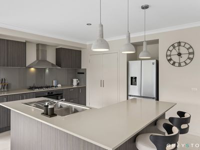 10 Caro Way, Fraser Rise