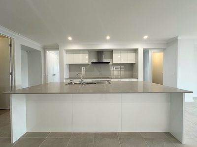 22 Wetherby Circuit, Lara