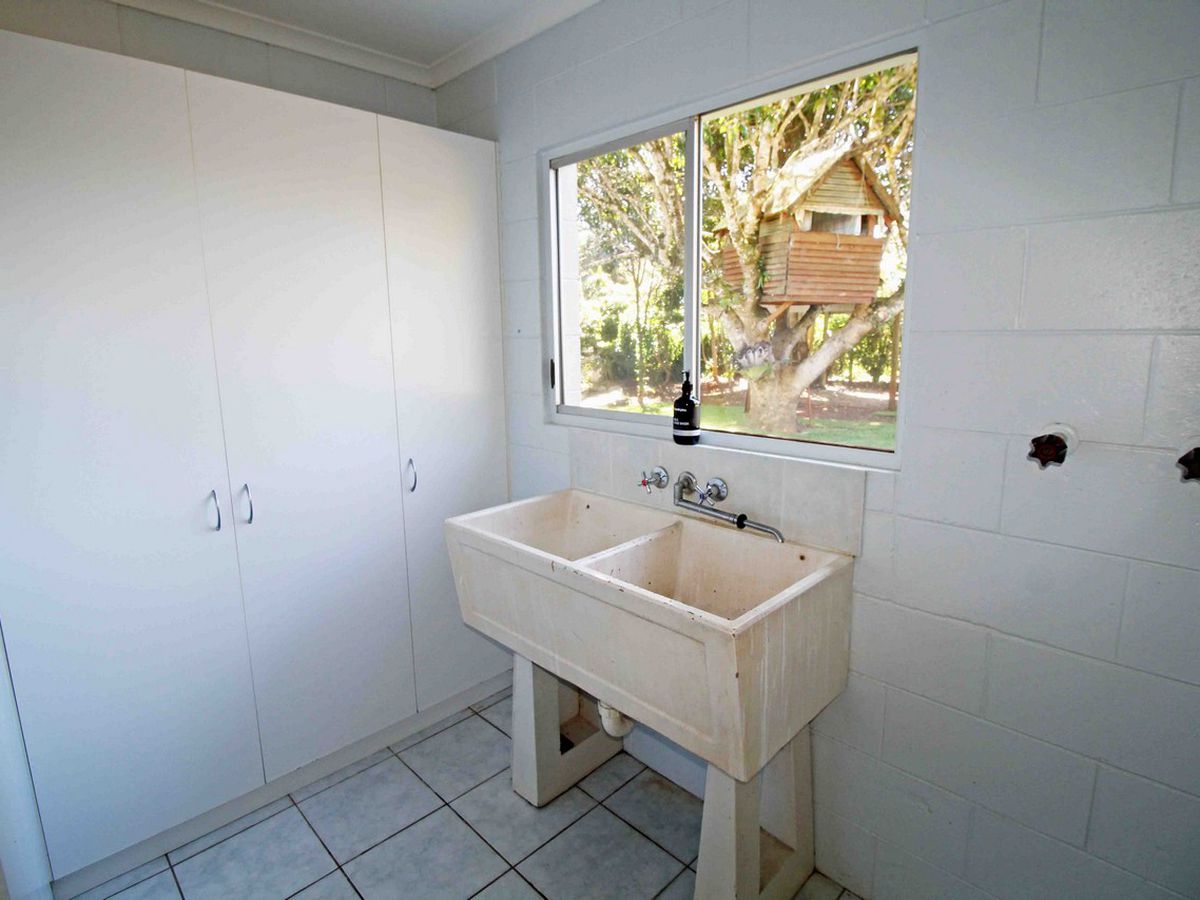 24 Azalea St, Atherton