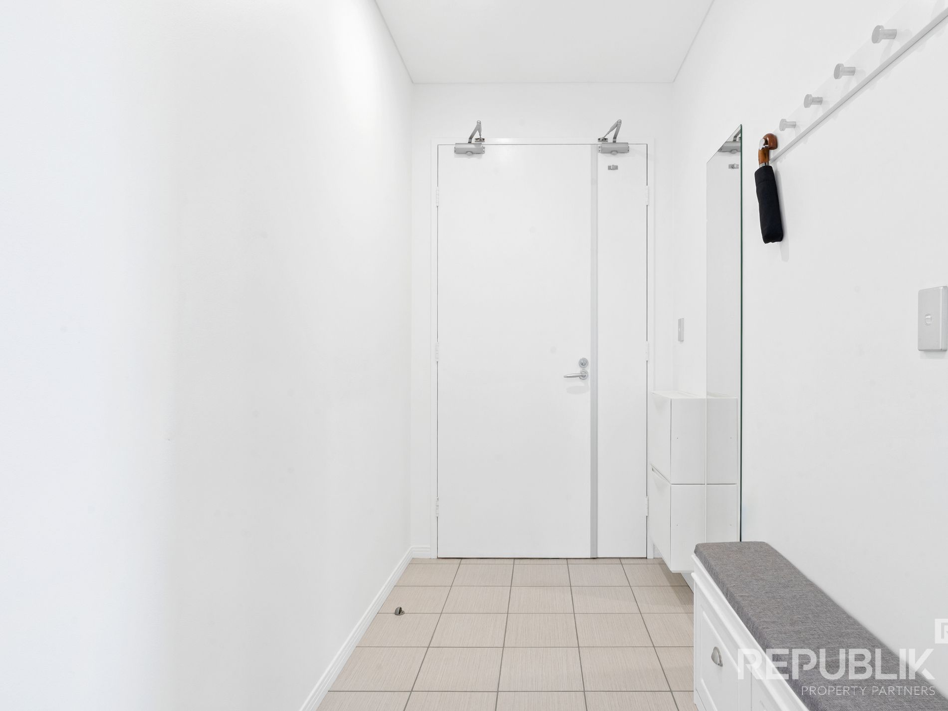 1102 / 4 COMO CRESCENT, Southport