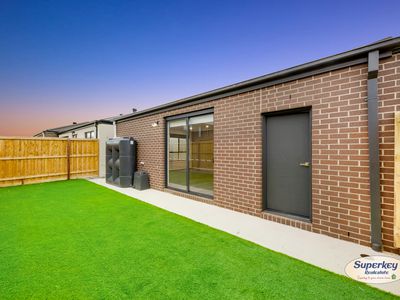 16 Moylan Drive, Rockbank