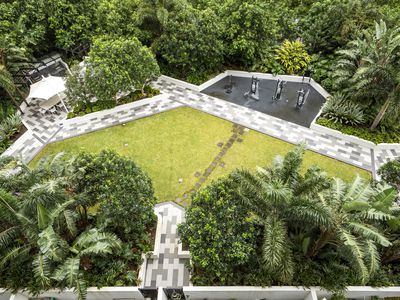 5609 / 5 Harbour Side Court, Biggera Waters