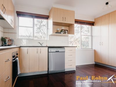 8 / 6 Nuyts Street, Red Hill