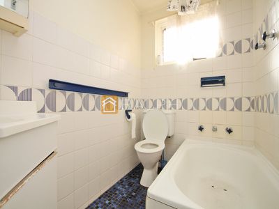 2 / 2 St Jude Crescent, Belmore