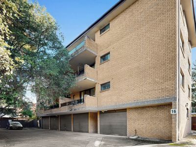 8 / 16 Central Avenue, Westmead