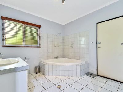 7 Muckaninnie Court, Moulden
