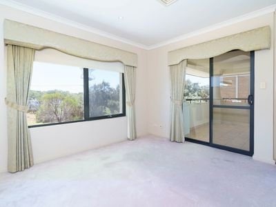 6 Waterview Parade, Ascot