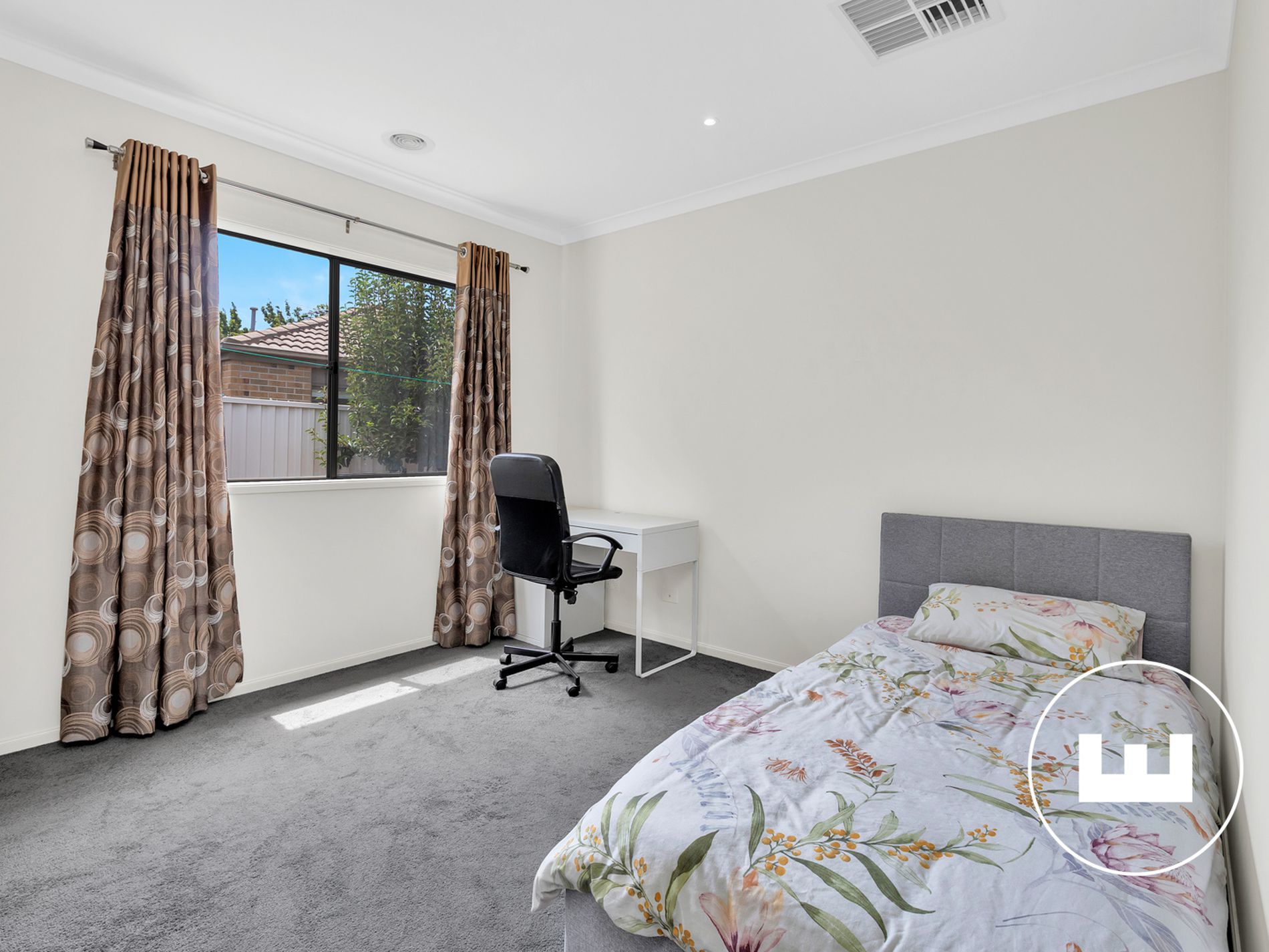 98 Scotsdale Drive, Cranbourne East