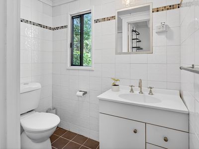 1135 Midge Point Road, Midge Point